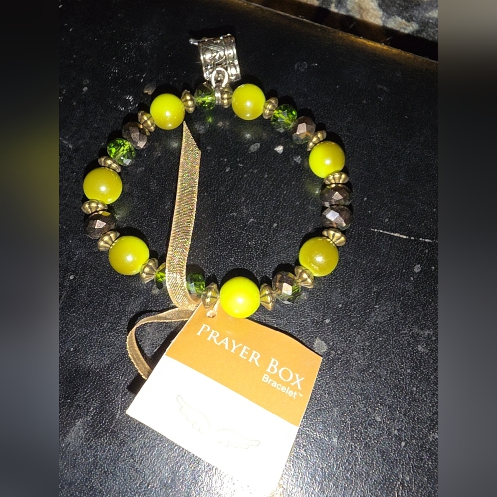 Prayer Box Green Beaded Bracelet - New